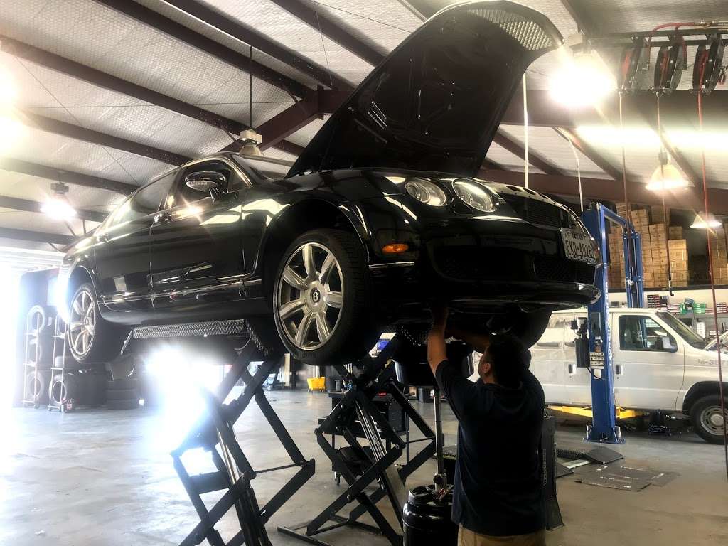 Ten Minute Oil change | 3104 N Houston School Rd, Lancaster, TX 75134, USA | Phone: (972) 228-3000