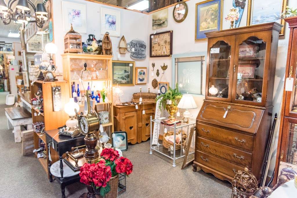 Great Lakes Antiques Boutique | 41055 N. IL Rte. 83, Antioch, IL 60002, USA | Phone: (847) 838-0437