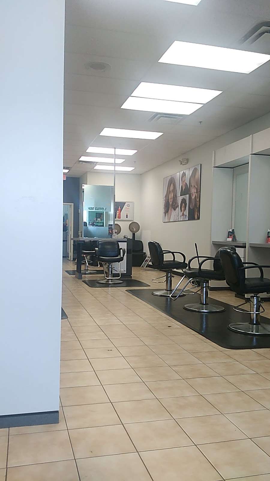 Hair Cuttery | 13880 Landstar Blvd, Orlando, FL 32824, USA | Phone: (407) 851-8162