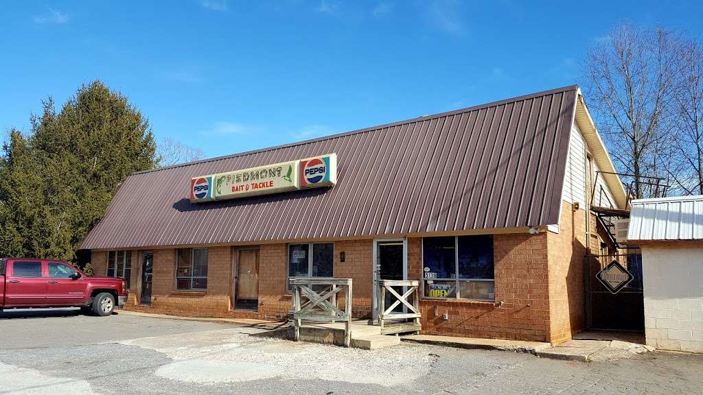 Piedmont Bait & Tackle | 5138 NC-150, Lincolnton, NC 28092, USA | Phone: (704) 735-4416