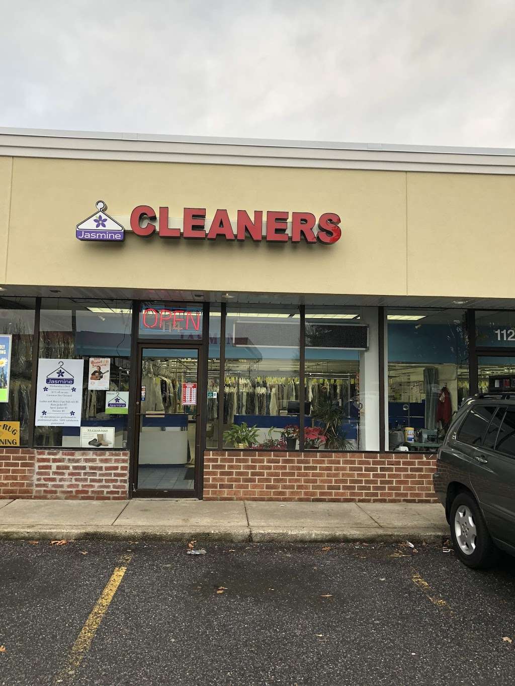 Jasmine Dry Cleaners | 114 Hillsmere Dr, Annapolis, MD 21403, USA | Phone: (410) 268-6565