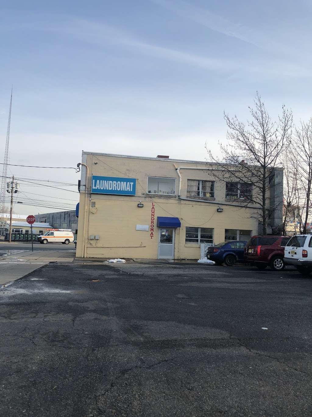 Islamic Cultural and Development Center Masjid Ibn Taymiyah | 635 E St Georges Ave, Roselle, NJ 07203, USA | Phone: (908) 425-3525