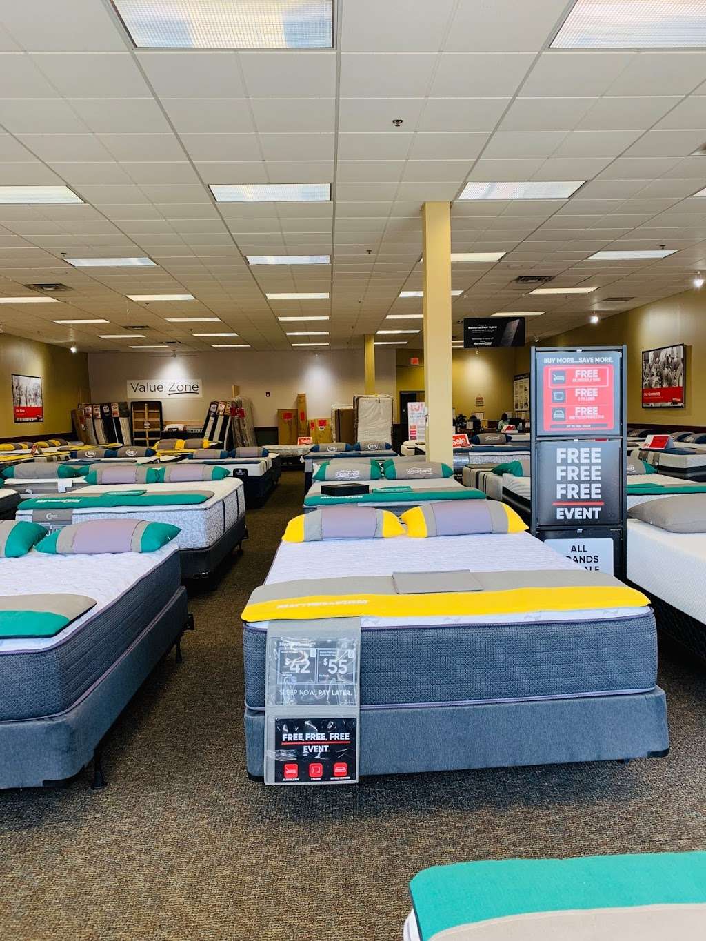 Mattress Firm Quartermaster Plaza | 2304 W Oregon Ave, Philadelphia, PA 19145, USA | Phone: (215) 336-3700