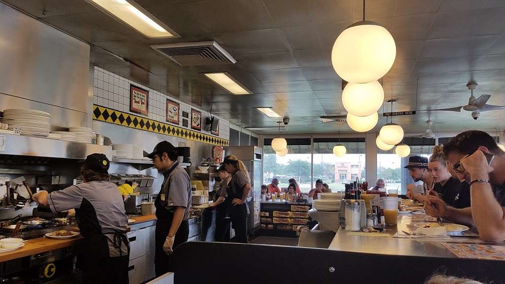 Waffle House | 1501 W Fairmont Pkwy, La Porte, TX 77571, USA | Phone: (281) 842-8081