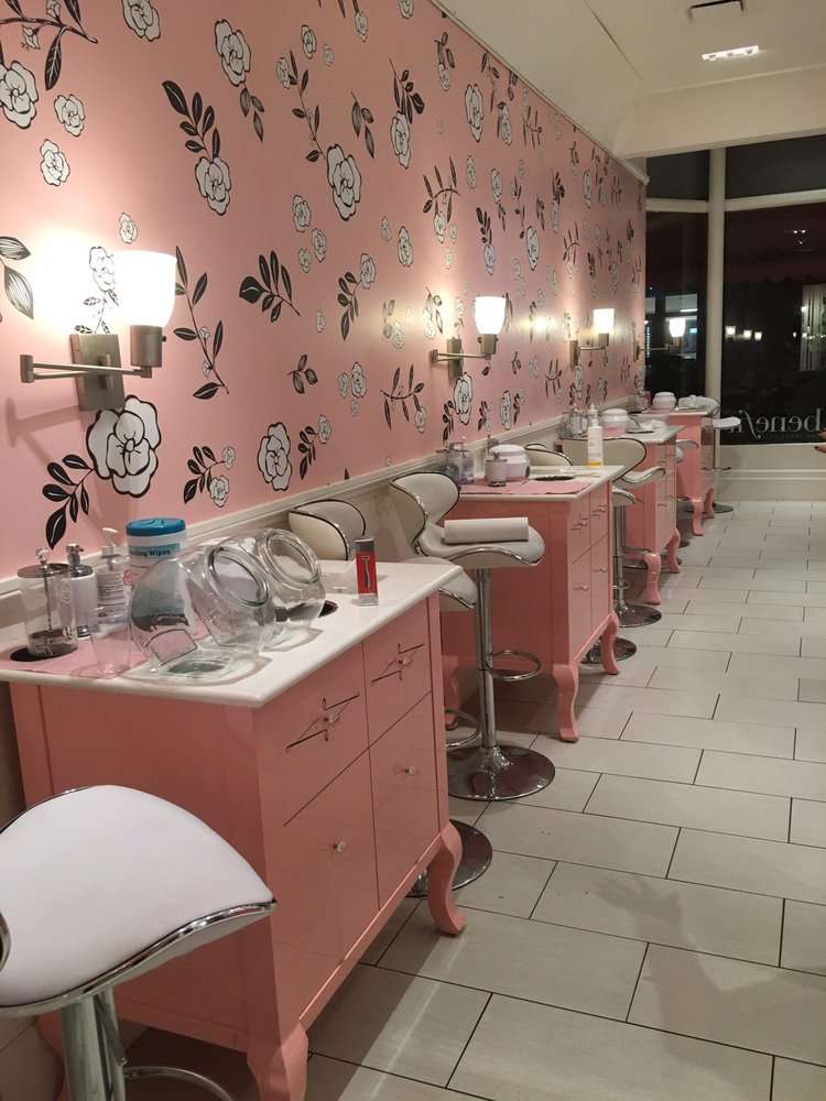 Benefit Cosmetics Boutique & BrowBar, 852 W Armitage Ave, Chicago