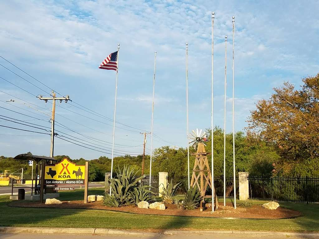Gembler in Front of KOA | San Antonio, TX 78219, USA