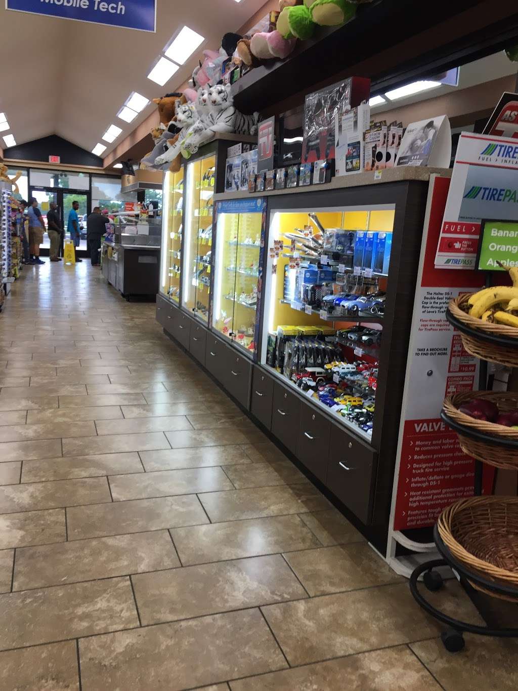 Loves Travel Stop | 350 E Walnut St, Hungerford, TX 77448 | Phone: (979) 532-1503