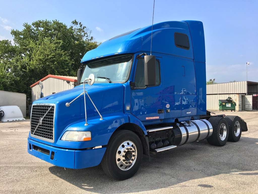 E F Truck Sales | 3655 N McCarty St, Houston, TX 77029, USA | Phone: (713) 670-0044