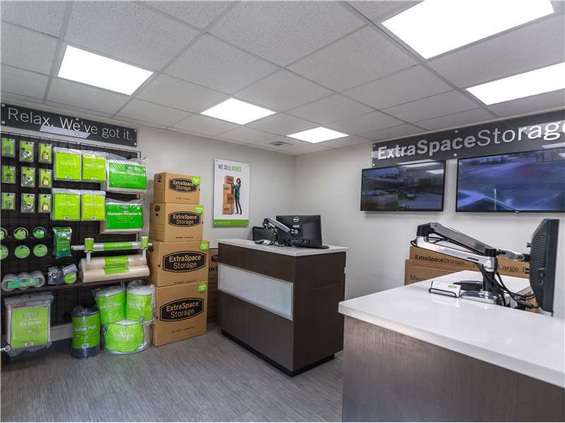 Extra Space Storage | 2420 E Stop 11 Rd, Indianapolis, IN 46227 | Phone: (317) 882-8909