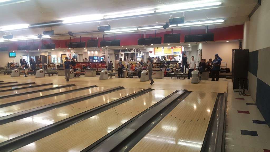 Strike 10 Lanes Deer Park | 849 Long Island Ave, Deer Park, NY 11729 | Phone: (631) 667-7750