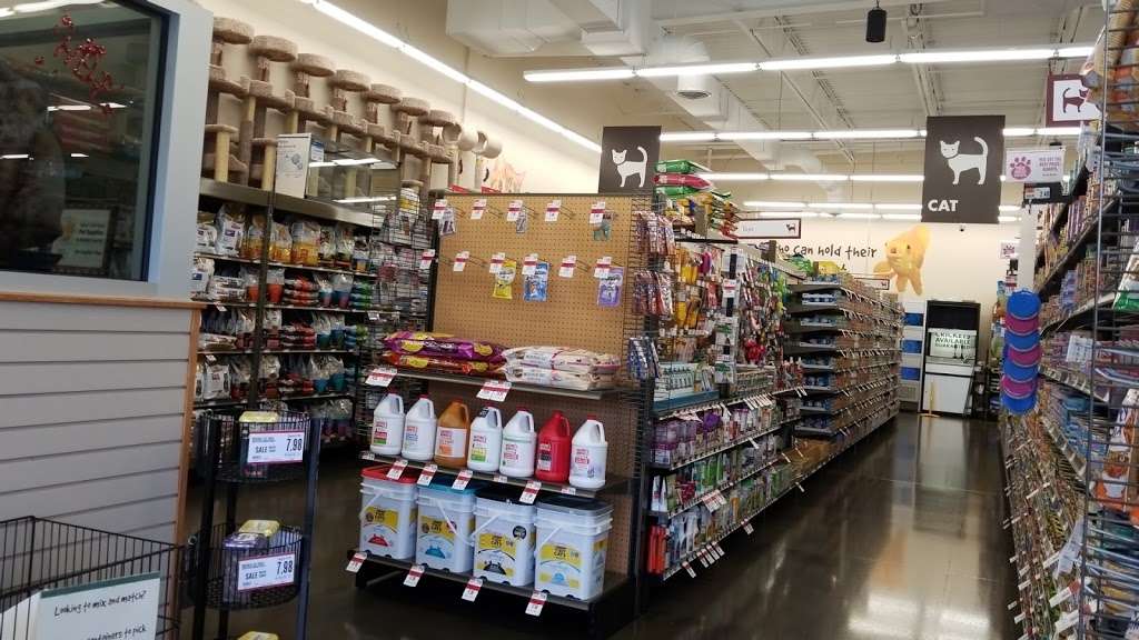 Pet Supplies Plus | 1755 Marketview Dr, Yorkville, IL 60560, USA | Phone: (630) 882-3610