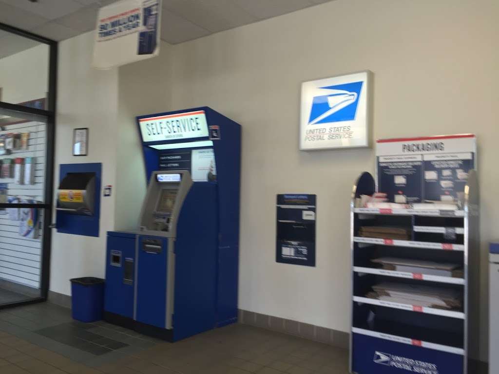 United States Postal Service | 17345 Civic Dr, Brookfield, WI 53045, USA | Phone: (800) 275-8777