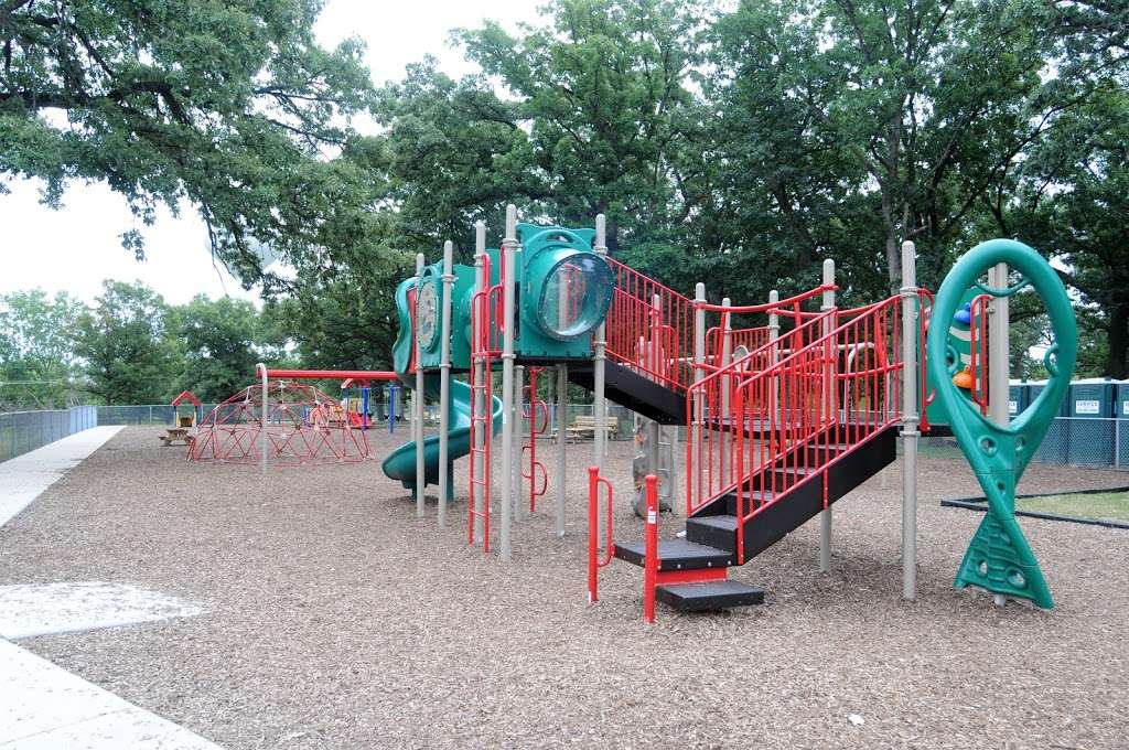 Harts Woods Park - Round Lake Area Park District | 814 Hart Rd, Round Lake, IL 60073, USA | Phone: (847) 546-8558