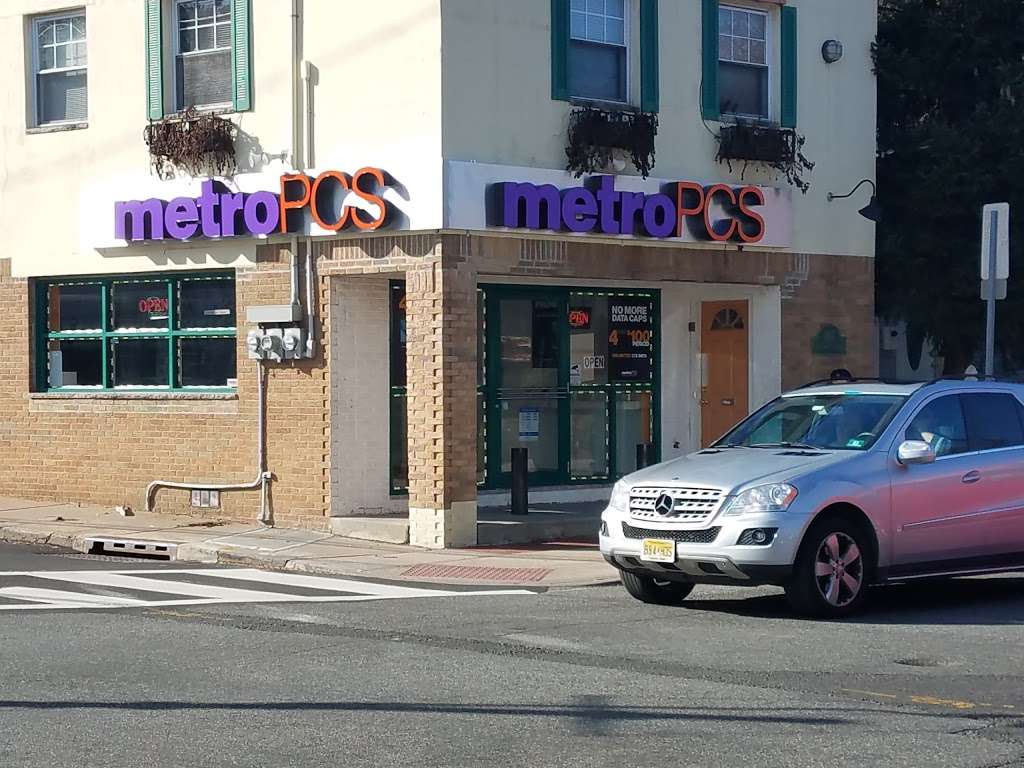 Metro by T-Mobile | 167 Belmont Ave, Haledon, NJ 07508, USA | Phone: (973) 782-4111 Metro by T-Mobile | 167 Belmont Ave, Haledon, NJ 07508, USA | Phone: (973) 782-4111