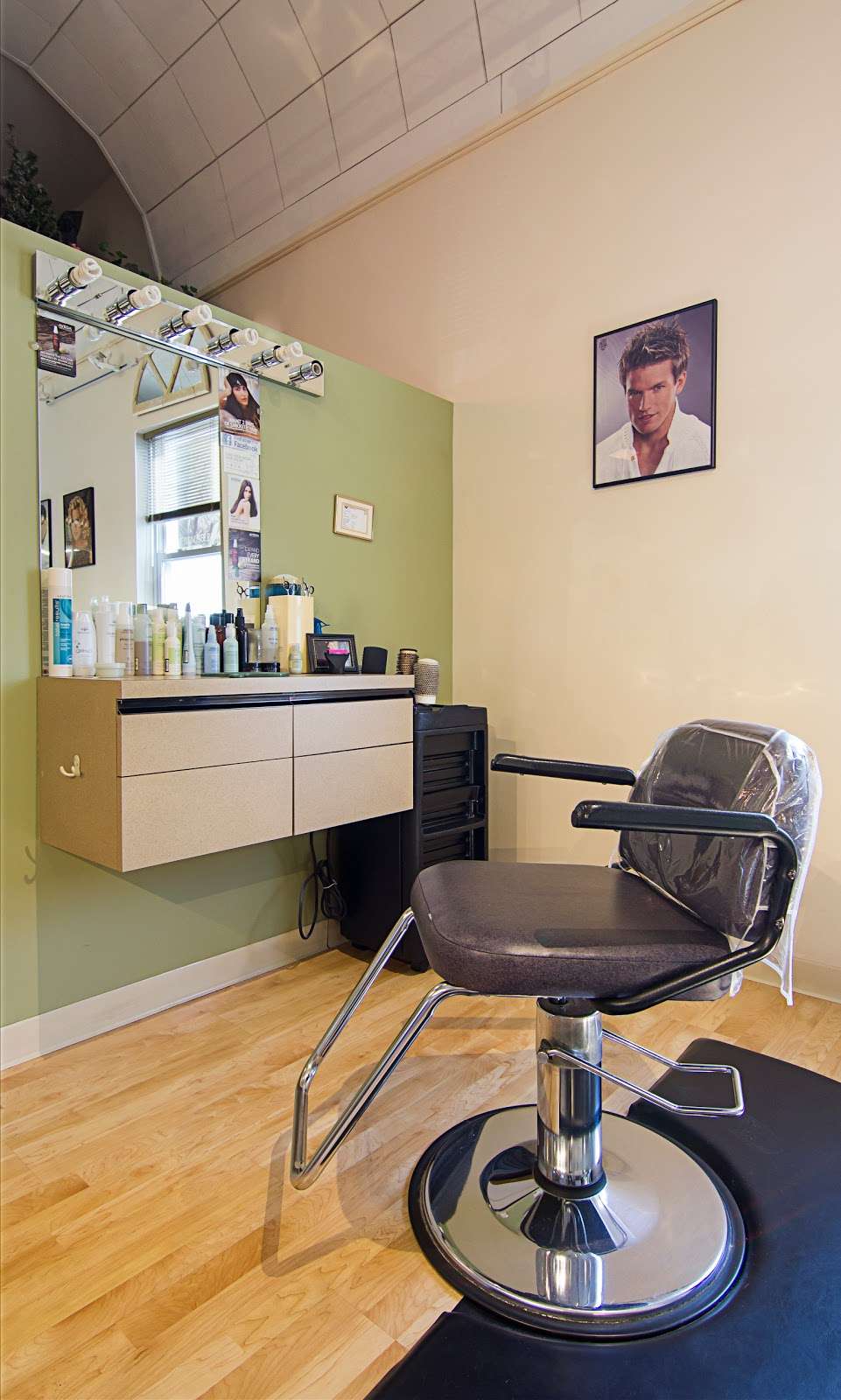 Antonio Michaels Salon & Day | 2012 Hart St, Dyer, IN 46311, USA | Phone: (219) 865-8216