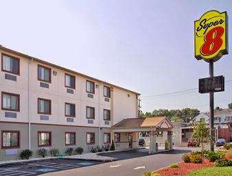 Super 8 by Wyndham York | 40 Arsenal Rd, York, PA 17404, USA | Phone: (717) 814-5234