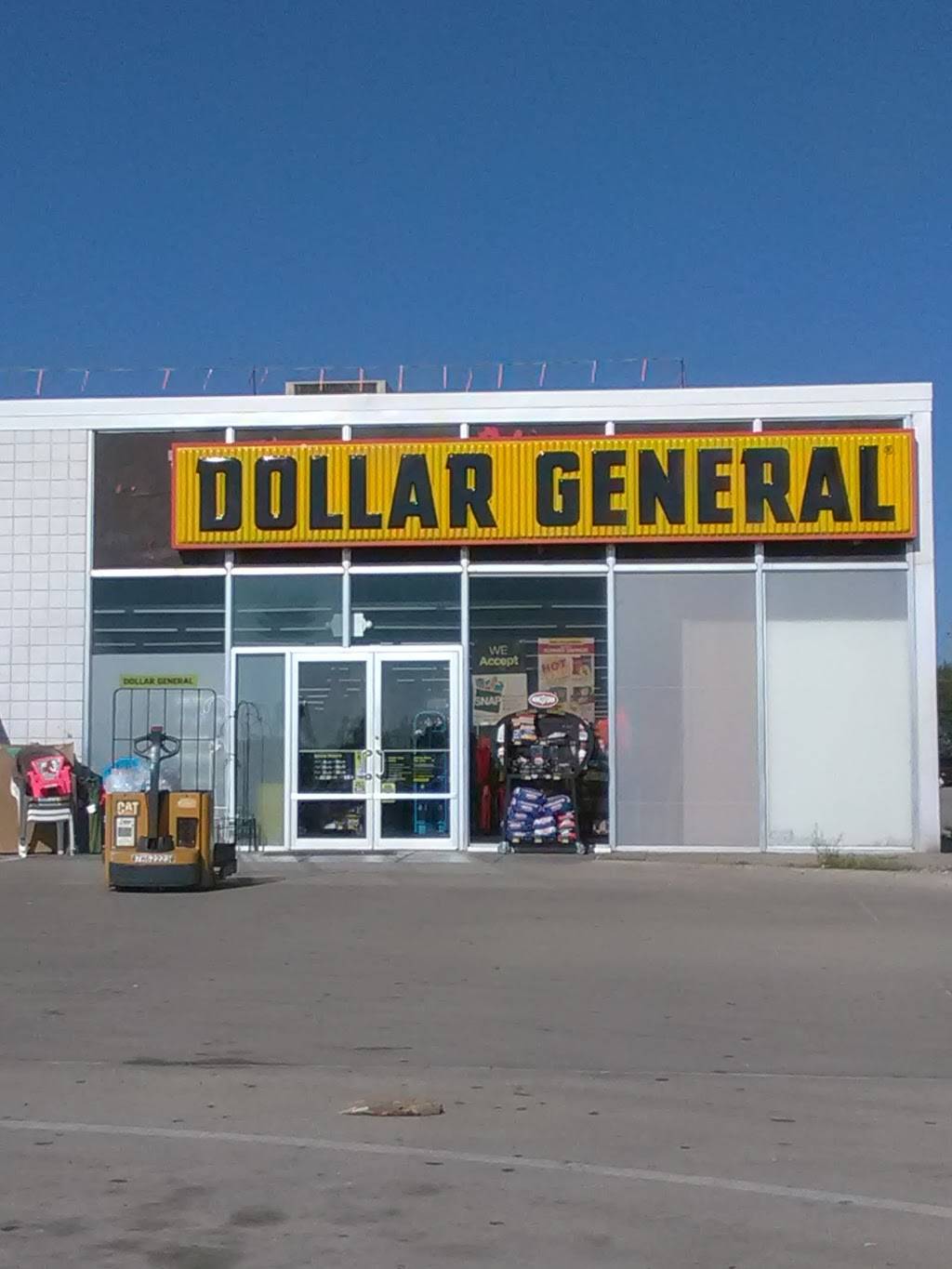 Dollar General | 1835 W O St, Lincoln, NE 68528 | Phone: (402) 413-0560