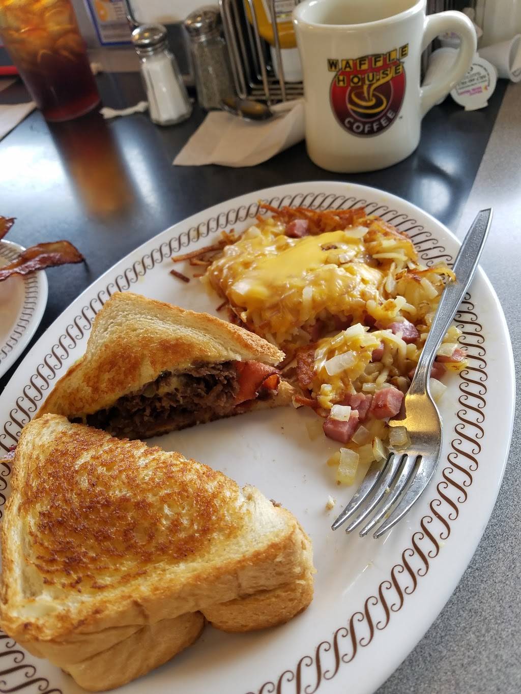 Waffle House | 3085 Broadway, Grove City, OH 43123, USA | Phone: (614) 539-9225