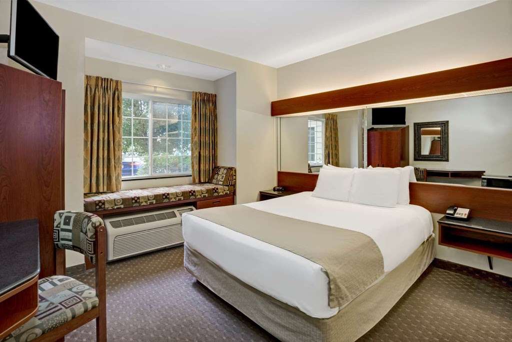 Microtel Inn & Suites by Wyndham Indianapolis Airport | 5815 Rockville Rd, Indianapolis, IN 46224, USA | Phone: (317) 247-9703