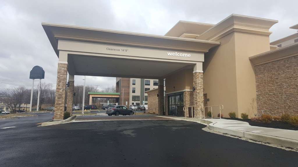 Hampton Inn & Suites Baltimore/Aberdeen | 795 W Bel Air Ave, Aberdeen, MD 21001, USA | Phone: (410) 273-0202