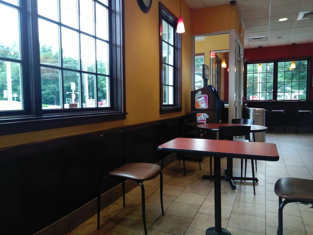 Dunkin | 367 Boston St, Topsfield, MA 01983, USA | Phone: (978) 887-3335