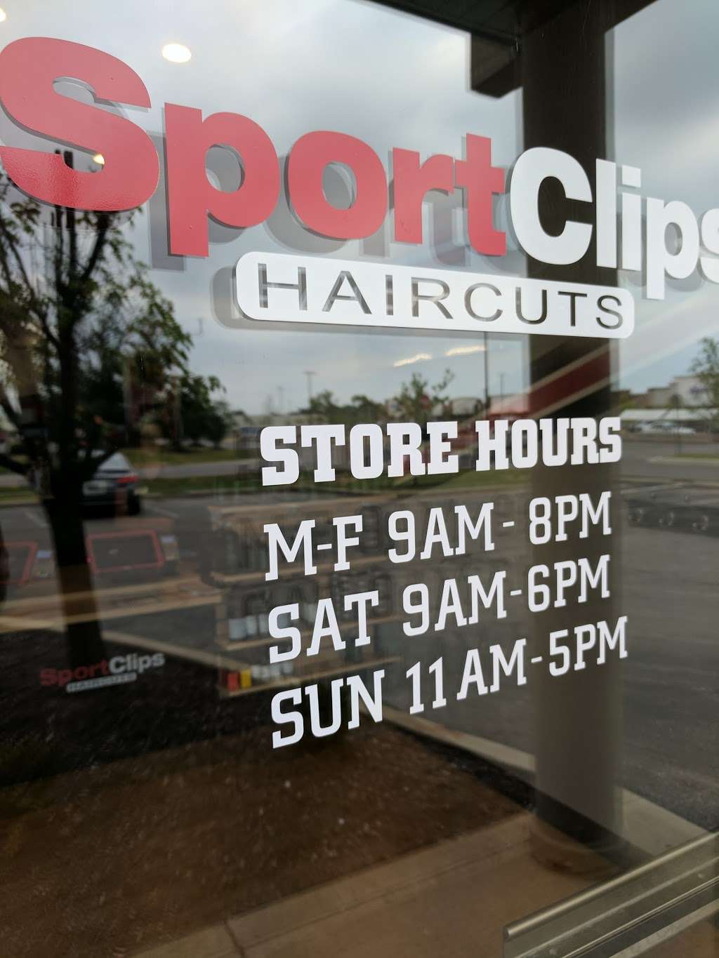 Sport Clips Haircuts of Franklin at Canary Creek Shoppes | 952 N Morton St, Franklin, IN 46131, USA | Phone: (317) 560-5168