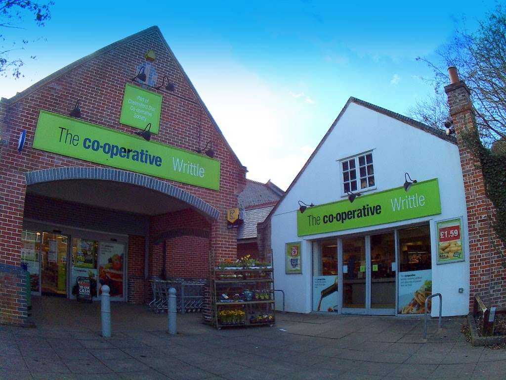 Chelmsford Star Co-operative Writtle | 17 Bridge St, Writtle, Chelmsford CM1 3EY, UK | Phone: 01245 421148