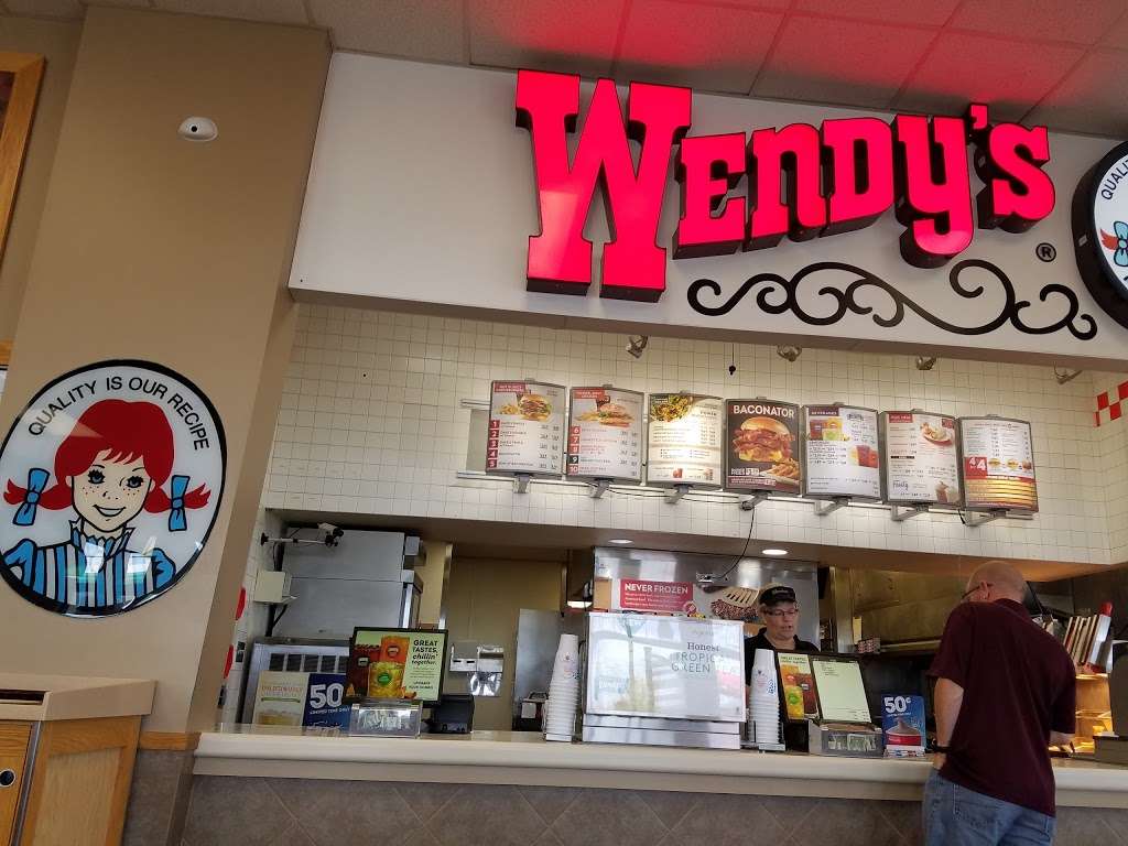 Wendys | 301 SW 1st St, Oak Grove, MO 64075, USA | Phone: (816) 625-5164