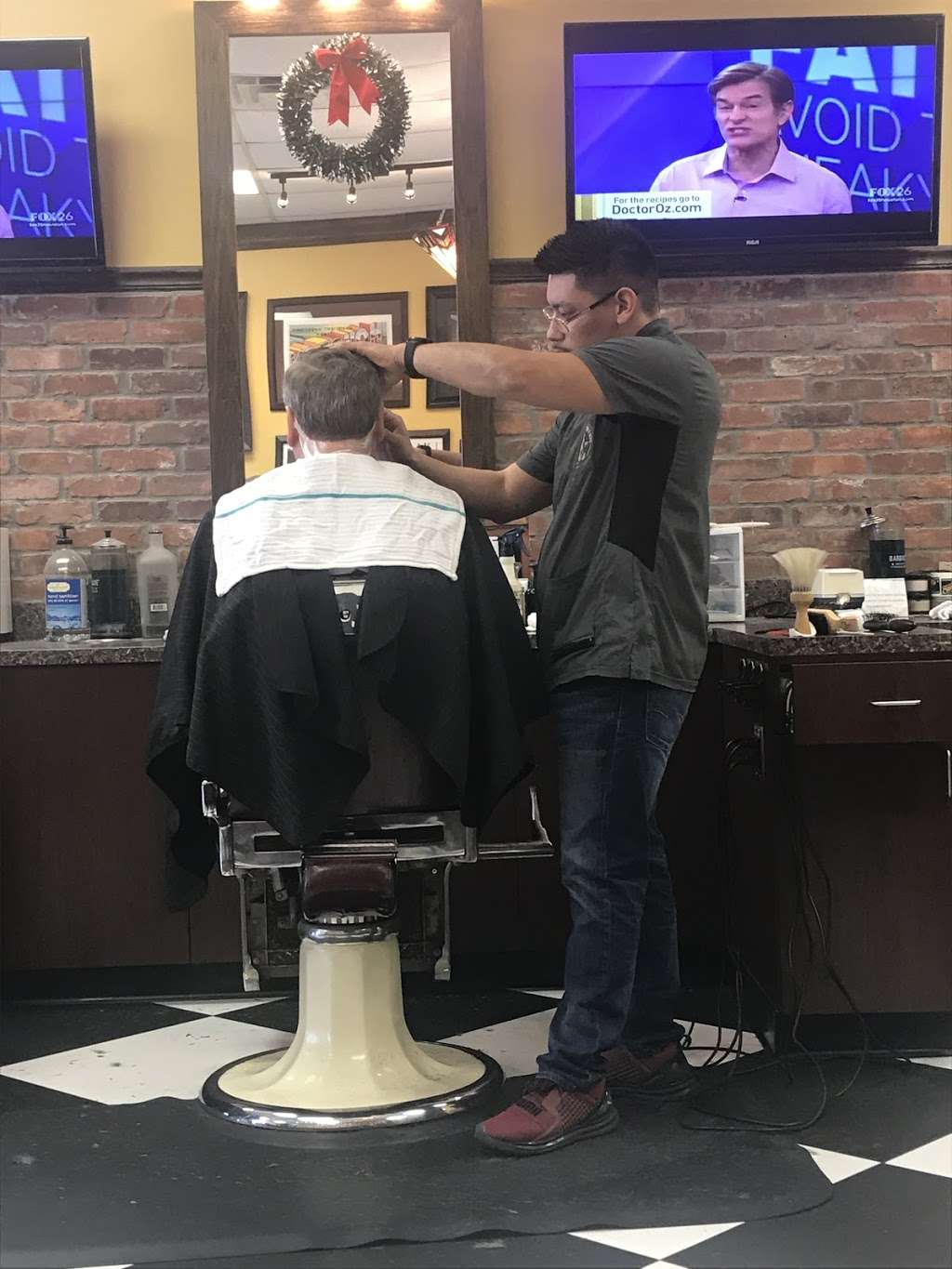 Lus Barber Shop Haircut & Shave | 2353 Bay Area Blvd, Houston, TX 77058, USA | Phone: (281) 280-0822