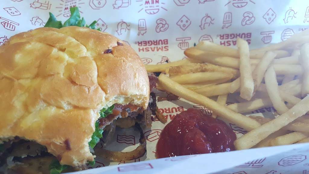 Smashburger | 556 NJ-17, Paramus, NJ 07652, USA | Phone: (201) 670-1120