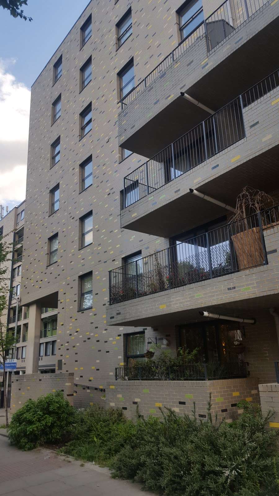 Triangle Apartments | 315 Manchester Rd, Isle of Dogs, London E14 3HN, UK
