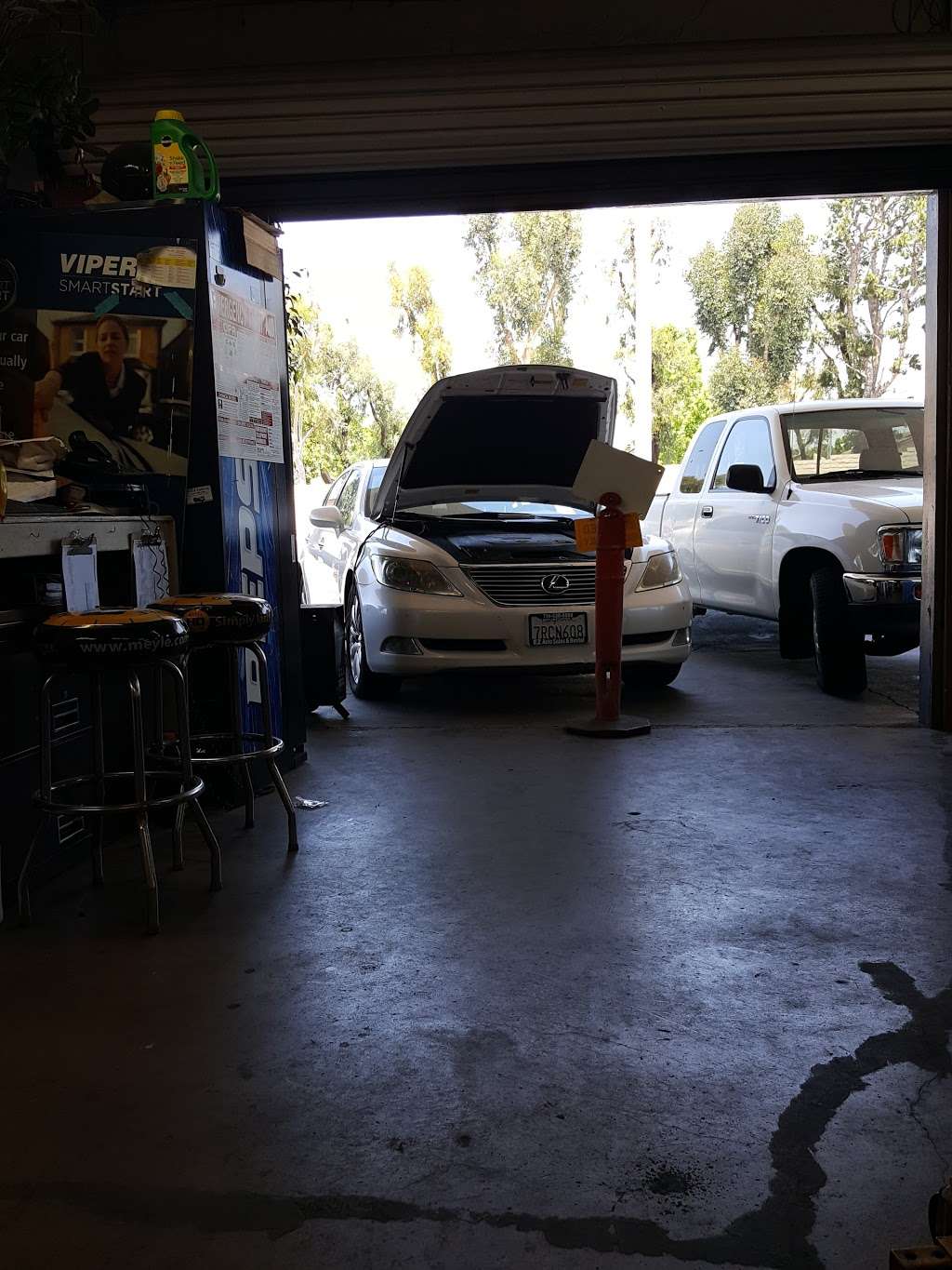 Auto Body & Repair | 2402 W 17th St, Santa Ana, CA 92706 | Phone: (714) 554-9450
