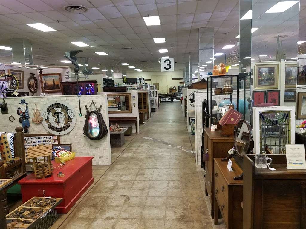 Thompsons Antique Center Of Texas | 9950 Hempstead Rd #600, Houston, TX 77092, USA | Phone: (713) 688-4211