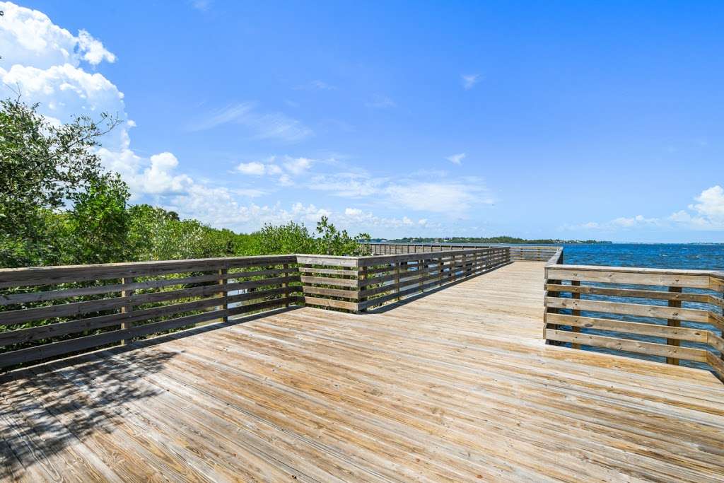 Florida Living Realty | 8966 SE Bridge Rd, Hobe Sound, FL 33455, USA | Phone: (772) 546-7006