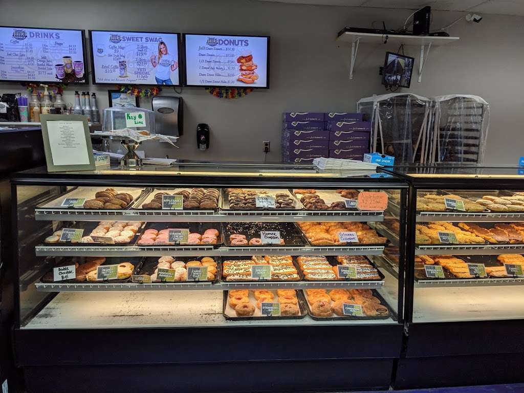 Jacks Donuts of Anderson | 1909 University Blvd, Anderson, IN 46012, USA | Phone: (765) 393-2036