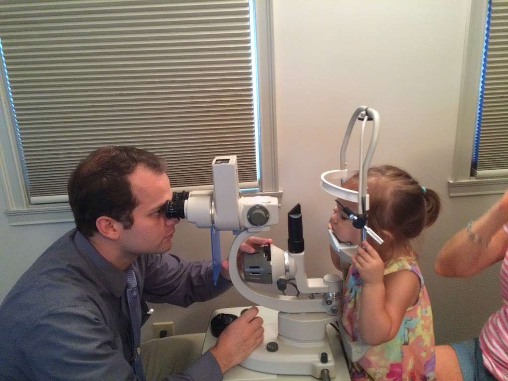 Hedges Family Eyecare | 1 Manor Dr, Danville, IN 46122, USA | Phone: (317) 745-2020