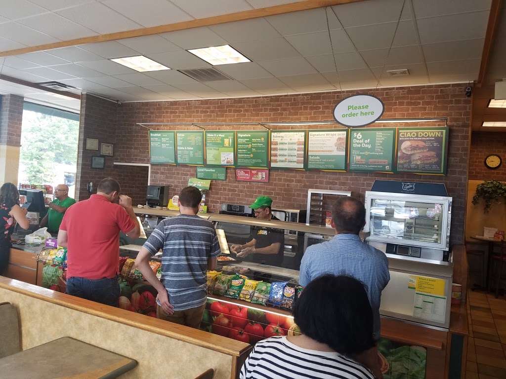 Subway Restaurants | The Pavillion, 501 S Broad St #13, Lansdale, PA 19446, USA | Phone: (215) 362-5778