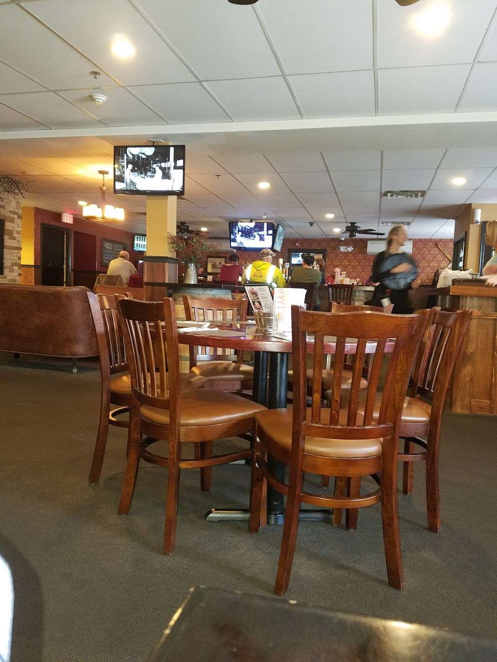 Lyonville Tavern and Restaurant | 315 Plymouth St, Halifax, MA 02338, USA | Phone: (781) 754-0001