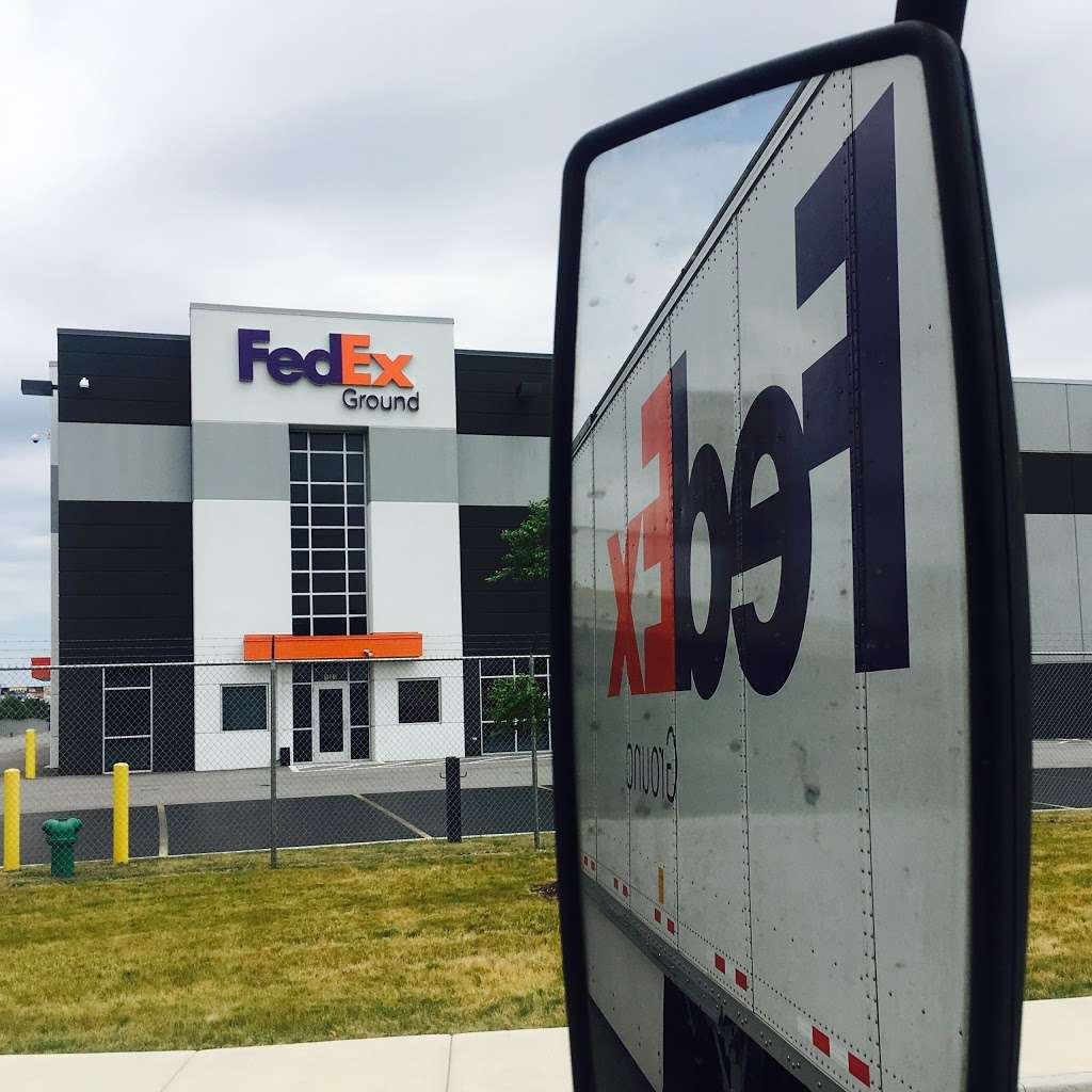 Fedex Ground | 1901 West 29th Street, Chicago, IL 60608, USA