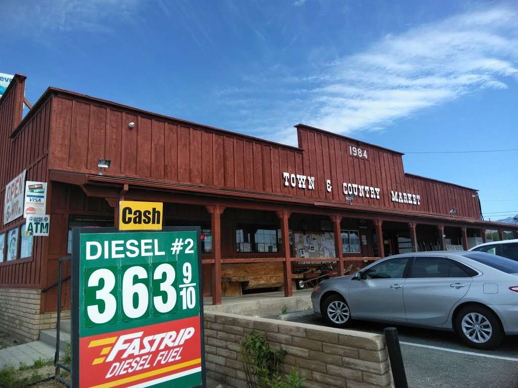 Town & Country Market | 3002, 13012 Pearblossom Hwy, Pearblossom, CA 93553 | Phone: (661) 944-4136