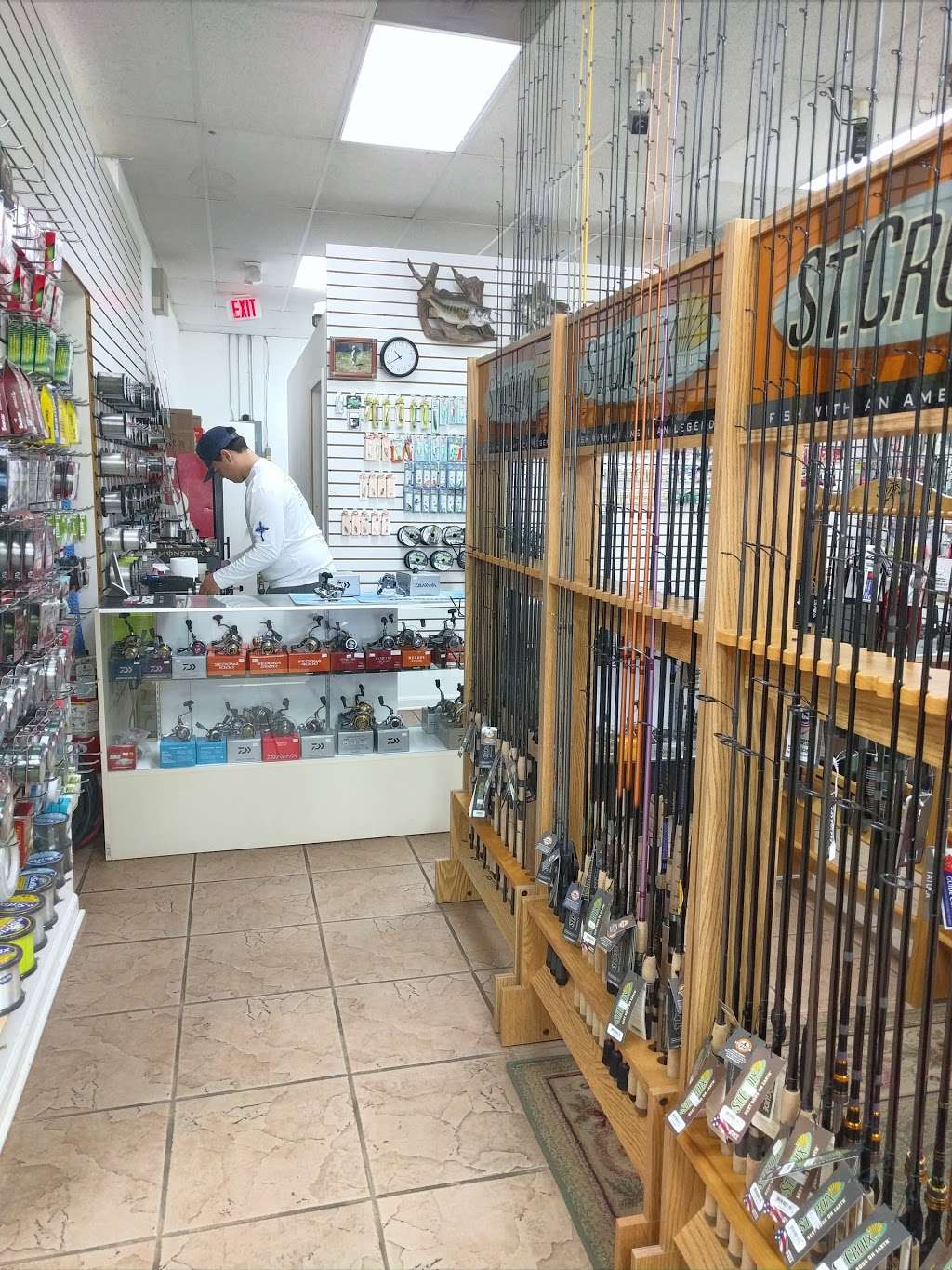 Lees Bait & Tackle | 1400 Army Trail Rd, Carol Stream, IL 60188 | Phone: (630) 830-5337