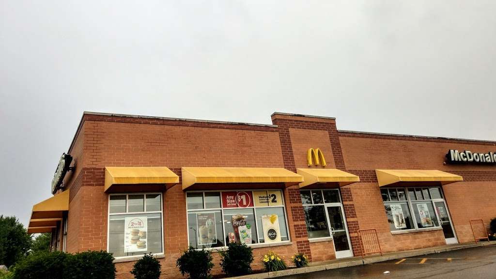 McDonalds | 190 Hansen Blvd, North Aurora, IL 60542, USA | Phone: (630) 907-9401