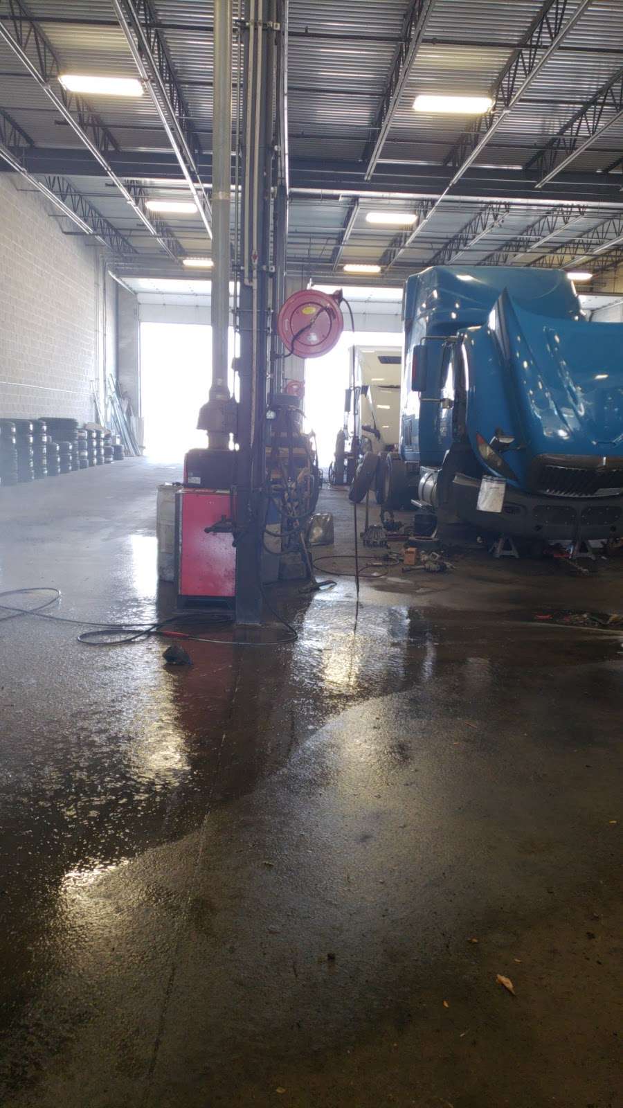 Dundee Truck Repair & Wash | 407 Christina Dr, East Dundee, IL 60118 | Phone: (224) 484-8182