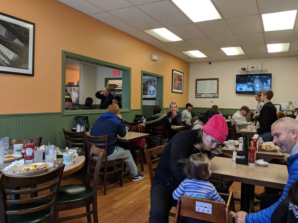 Mckays Breakfast & Lunch | 144 Franklin St, Quincy, MA 02169, USA | Phone: (617) 773-0099