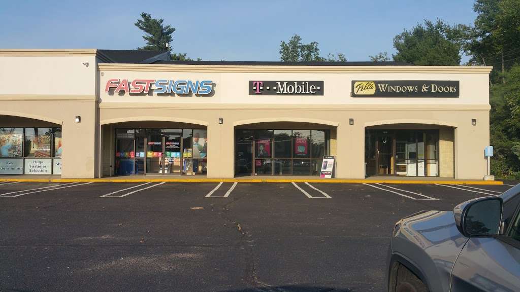 T-Mobile | 1271 Washington St, Hanover, MA 02339, USA | Phone: (781) 312-7368