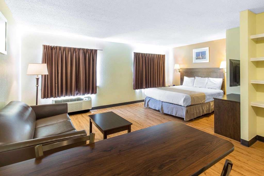 Suburban Extended Stay Hotel Lewisville | 1920 Lakepointe Dr, Lewisville, TX 75057, USA | Phone: (972) 459-7777