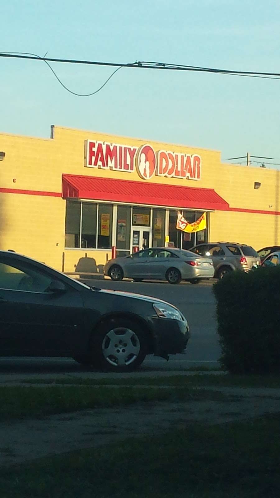 Family Dollar | 13845 S Claire Blvd, Robbins, IL 60472, USA | Phone: (708) 371-3266