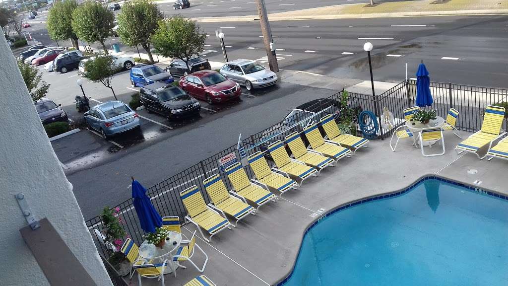 Sea Hawk Motel | 12410 Coastal Hwy, Ocean City, MD 21842, USA | Phone: (410) 250-3191