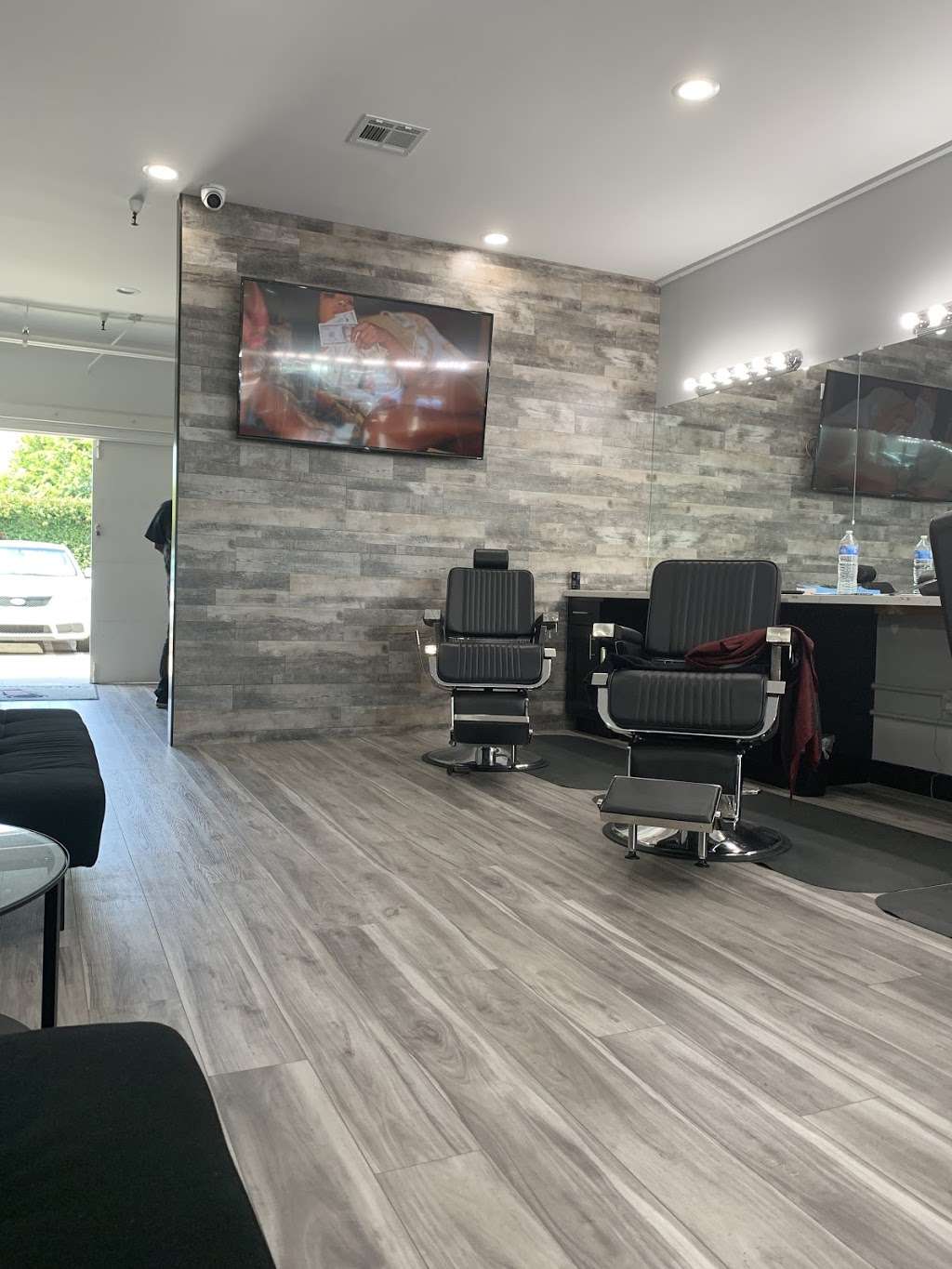 D Barber lounge | 12443 Burbank Blvd, Valley Village, CA 91607, USA | Phone: (818) 358-2410