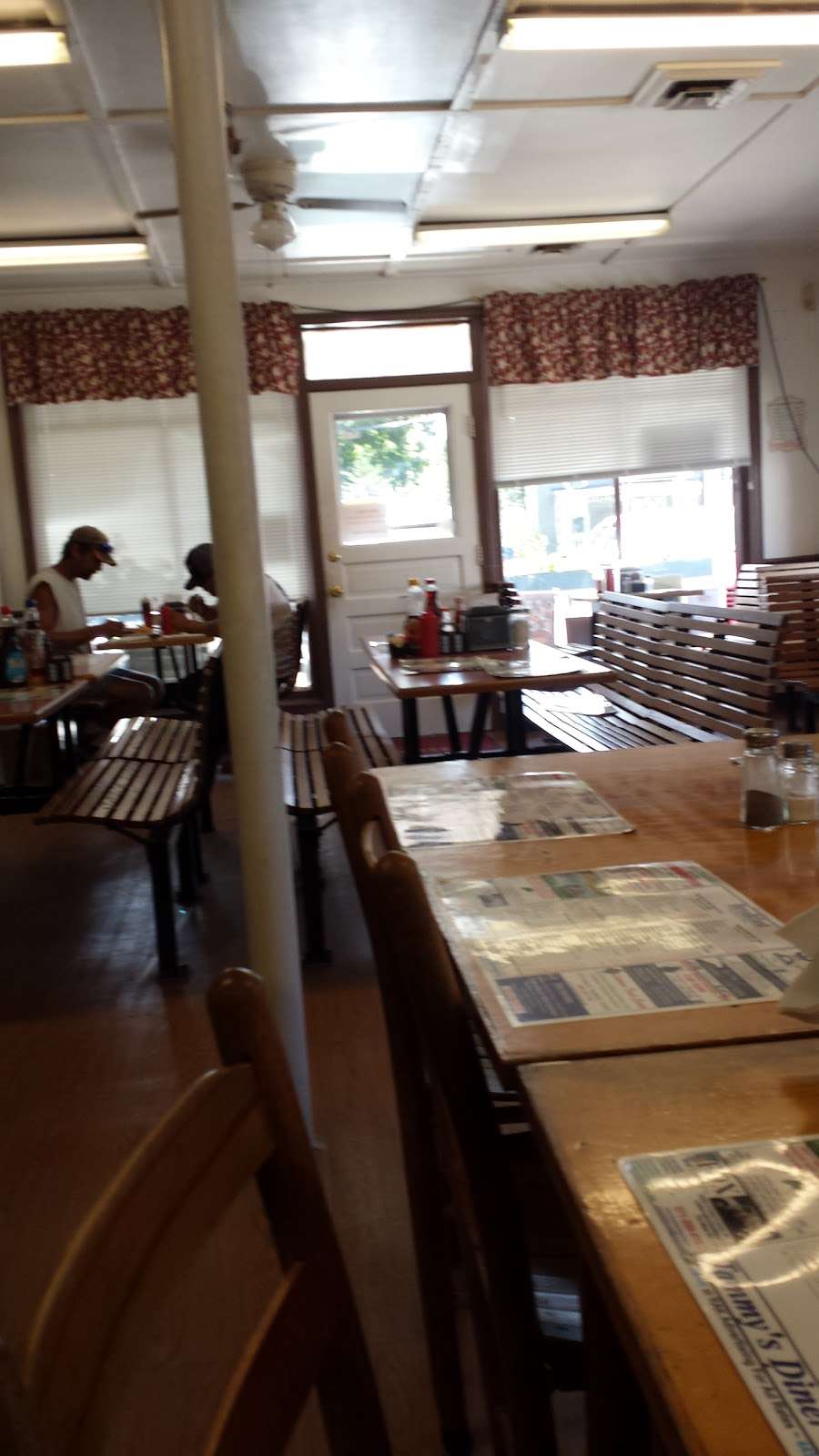 Tammys Diner | 2 E Loudoun St, Round Hill, VA 20141, USA | Phone: (540) 338-0080